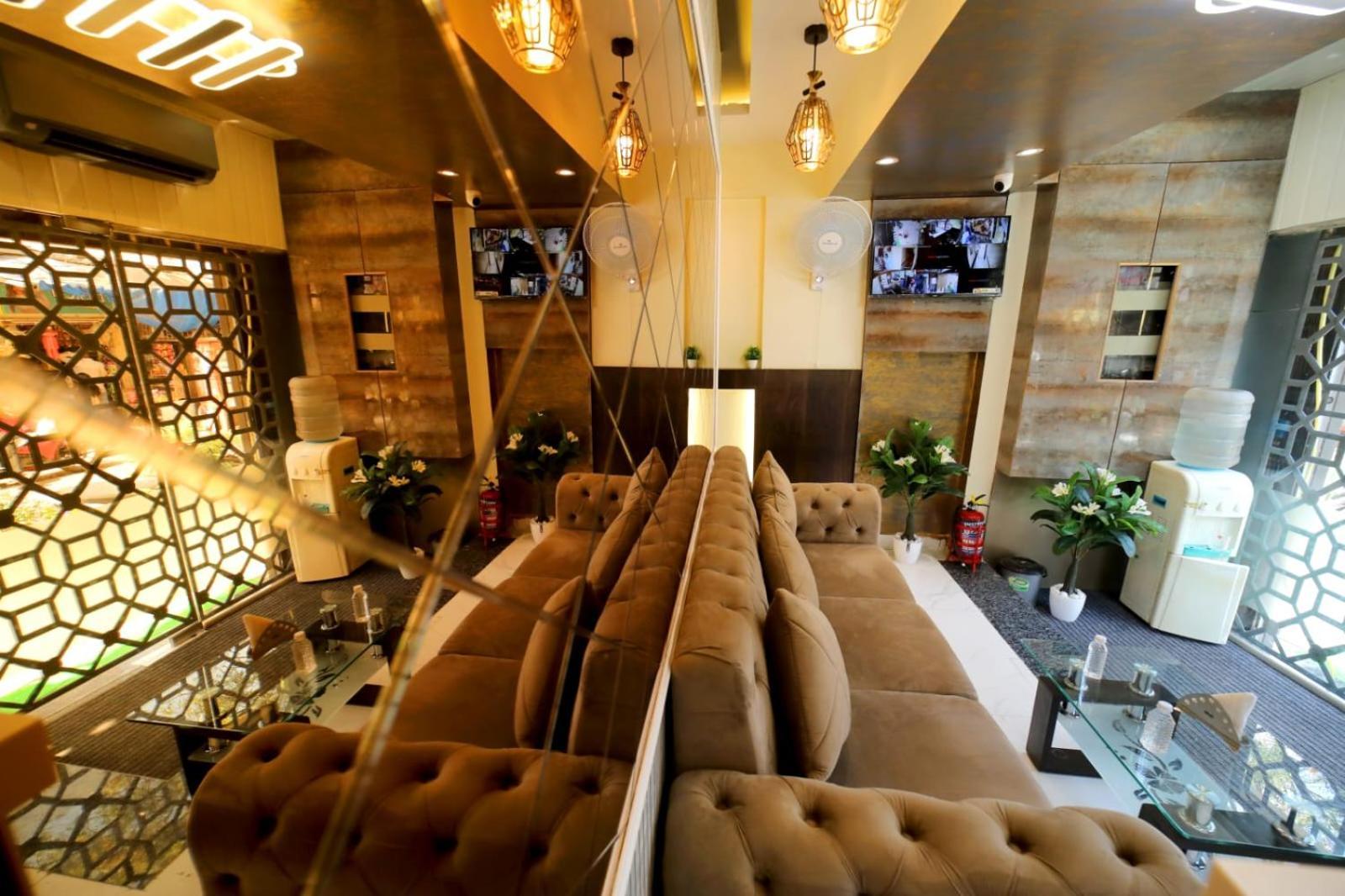 N.m. Hotel Bombaj