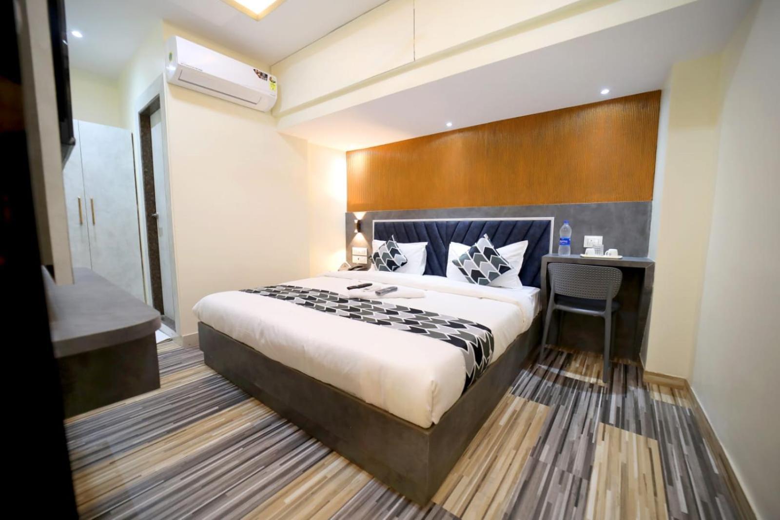 Hotel N.m.